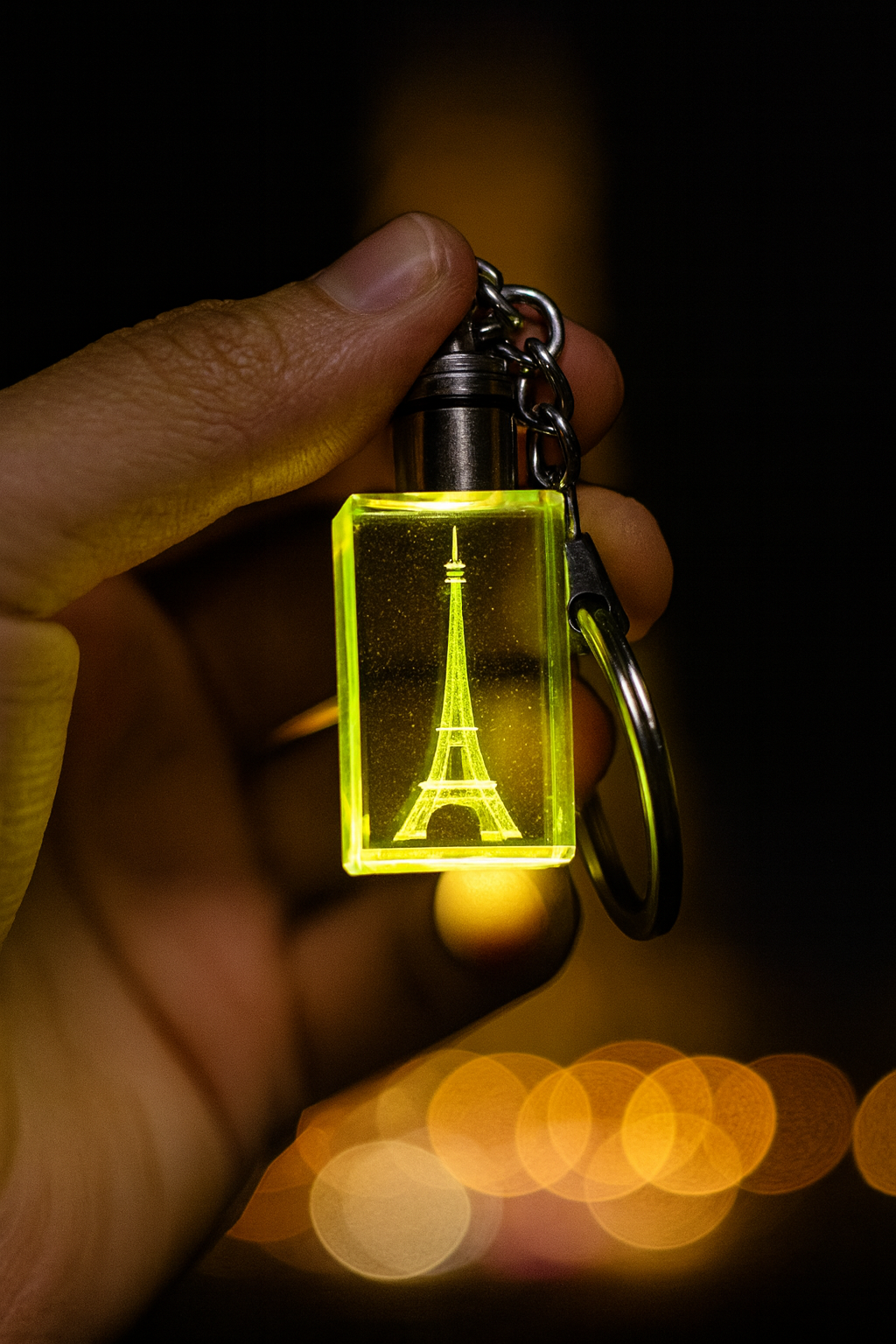 SILI™ 3D Crystal Eiffel Tower Keychain — Light Up Your Paris Memories
